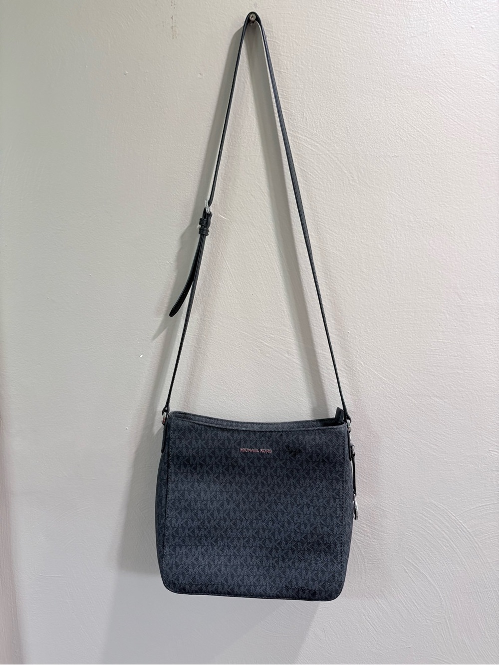 Michael Kors Black Signature Crossbody Purse